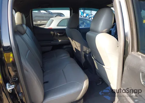 2018 Toyota Tacoma Trd Sport z USA, uszkodzony, nr VIN 3TMDZ5BNXJM042736